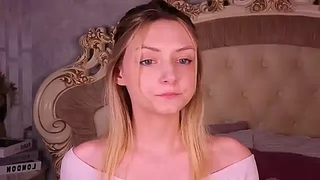 CindyFors online show from October 28, 2025, 8:55 pm