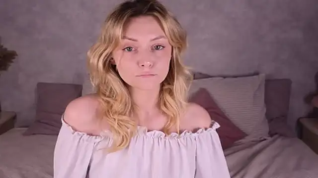 CindyFors online show from November 9, 2025, 9:02 pm