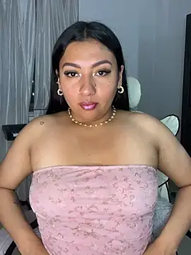 Snapshot of Issa_Santana chatting on July 1, 2026, 4:18 pm Issa Santana online show from July 1, 2026, 4:18 pm