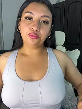 Snapshot of Issa_Santana chatting on July 10, 2026, 9:06 pm Issa Santana online show from July 10, 2026, 9:06 pm