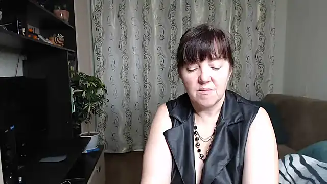 Illusionq online show from October 10, 2025, 5:06 am