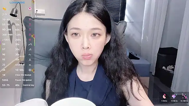 NiNi-baby520 online show from October 3, 2025, 7:05 am