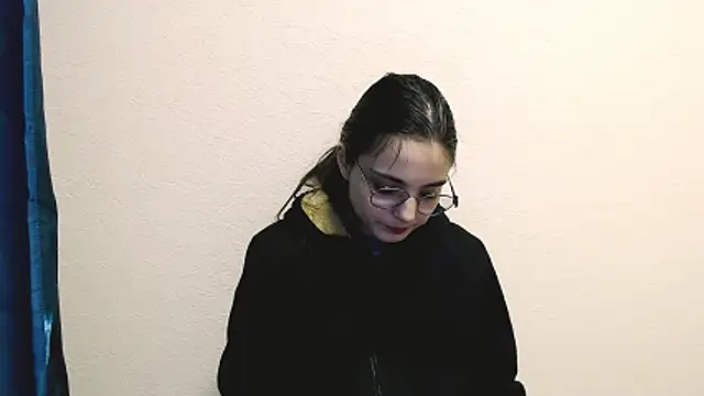 Sun Shine   online show from December 16, 2025, 10:48 pm