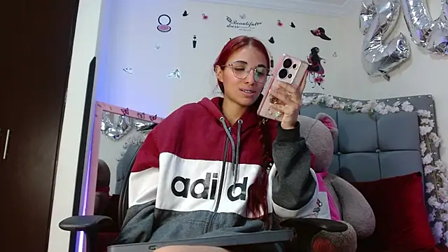 Kitty Slim online show from October 2, 2025, 1:07 pm