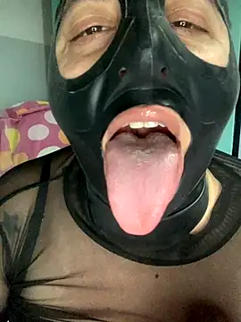 Snapshot of LupeLok chatting on September 13, 2025, 2:11 am LupeLok online show from September 13, 2025, 2:11 am