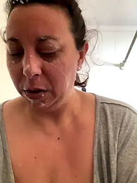 Snapshot of LupeLok chatting on September 30, 2025, 11:37 am LupeLok online show from September 30, 2025, 11:37 am