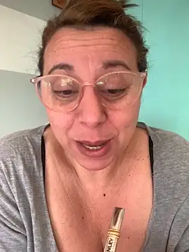 Snapshot of LupeLok chatting on October 29, 2025, 3:47 pm LupeLok online show from October 29, 2025, 3:47 pm