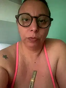 Snapshot of LupeLok chatting on November 13, 2025, 7:13 pm LupeLok online show from November 13, 2025, 7:13 pm