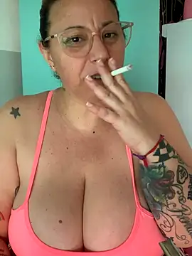 Snapshot of LupeLok chatting on November 20, 2025, 12:49 pm LupeLok online show from November 20, 2025, 12:49 pm