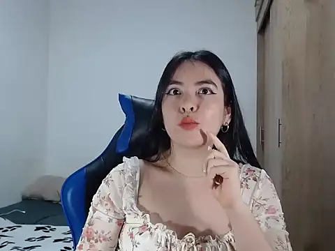 EloiseJun online show from September 17, 2025, 8:54 pm