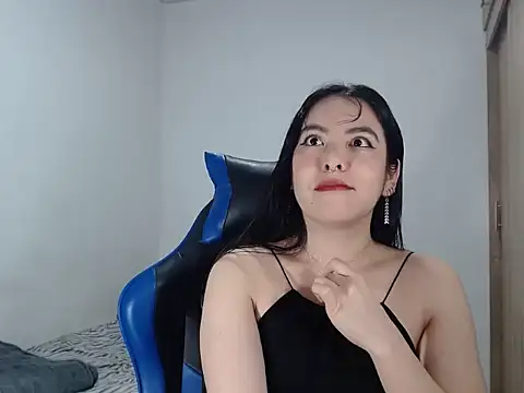 EloiseJun online show from February 12, 2026, 6:30 am