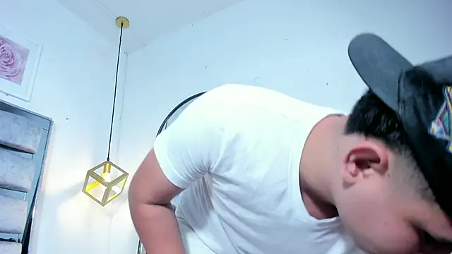 lianfox  online show from March 3, 2026, 12:22 pm