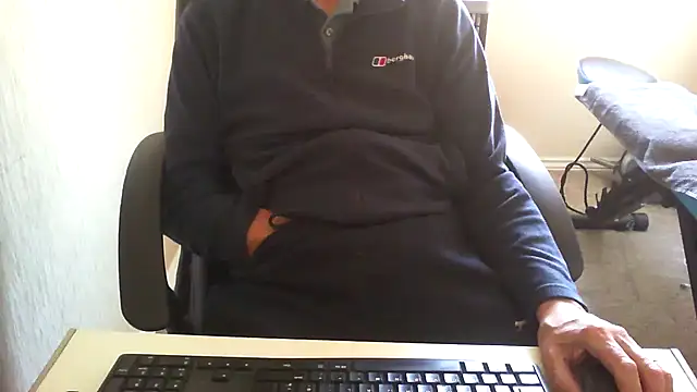 Snapshot of rogpb chatting on April 21, 2026, 10:54 am rogpb online show from April 21, 2026, 10:54 am