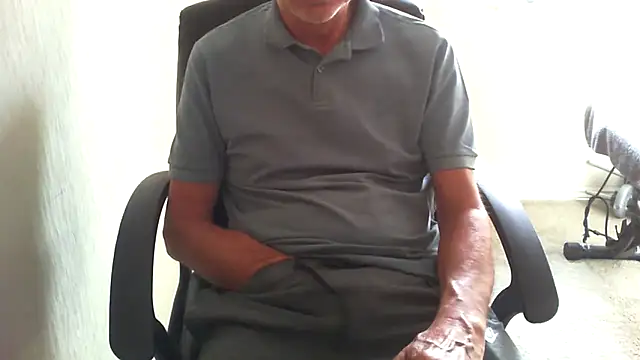 Snapshot of rogpb chatting on June 18, 2026, 2:43 pm rogpb online show from June 18, 2026, 2:43 pm