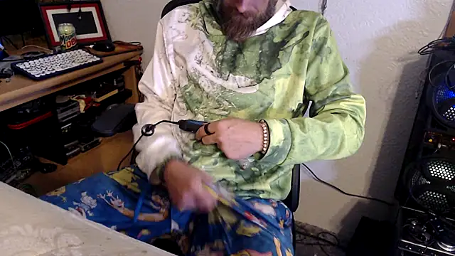 thejuicybacon online show from October 8, 2025, 5:21 pm