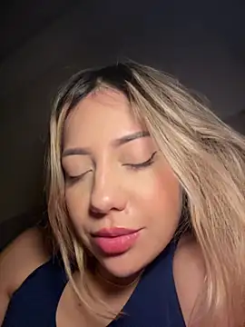 MissCat  online show from December 19, 2025, 3:02 am