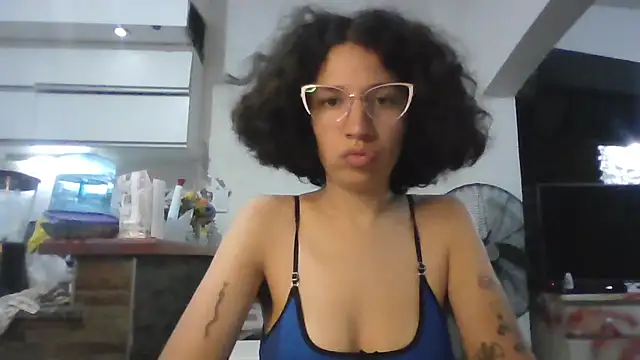 loliporomero online show from October 17, 2025, 12:25 am