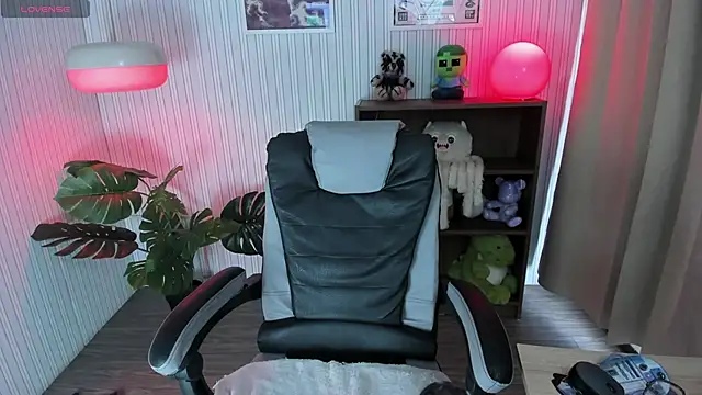 kattusauruss online show from September 11, 2025, 1:55 pm