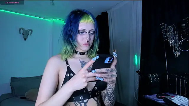 kattusauruss online show from March 23, 2026, 3:43 am