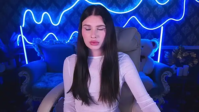 Neyla Charm online show from October 5, 2025, 7:23 pm