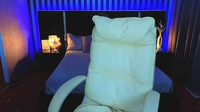 Neyla Charm online show from October 11, 2025, 6:01 am