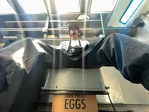 bigdickkane300 online show from May 20, 2026, 6:47 pm