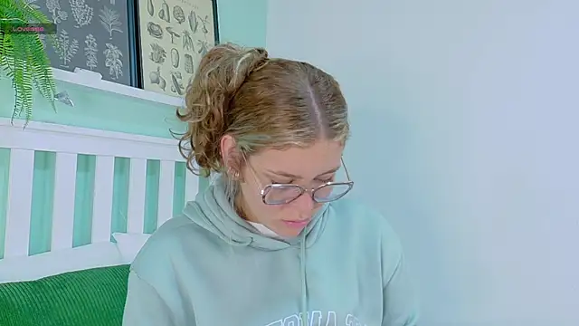 BelaMiller  online show from October 7, 2025, 11:51 am