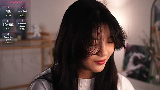 MoiraEger online show from October 20, 2025, 5:02 pm