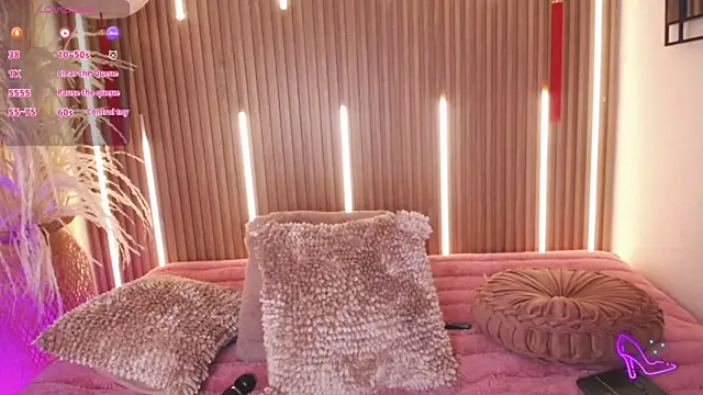 MylaDreams online show from April 16, 2026, 3:29 am