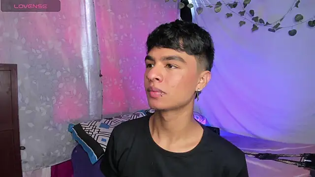 Snapshot of ariel_adan chatting on February 22, 2026, 6:39 pm ariel adan online show from February 22, 2026, 6:39 pm