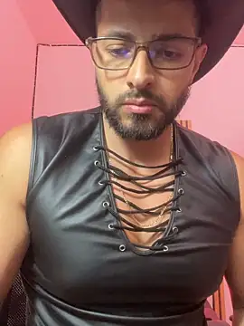 magnumchris online show from April 21, 2026, 1:42 am