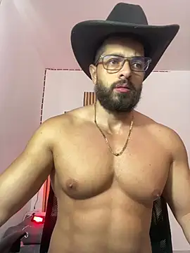 Snapshot of magnumchris chatting on June 13, 2026, 5:22 pm magnumchris online show from June 13, 2026, 5:22 pm