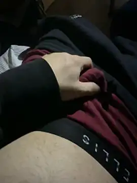 iloveoutieboys online show from March 27, 2026, 1:11 am