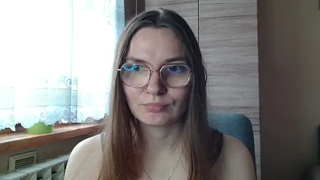 LooveELLYx online show from November 3, 2025, 8:04 am