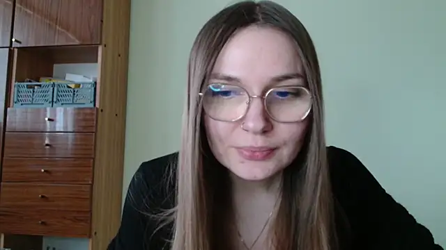 LooveELLYx online show from February 2, 2026, 2:27 pm