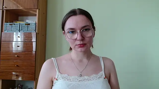 LooveELLYx online show from April 22, 2026, 1:34 pm