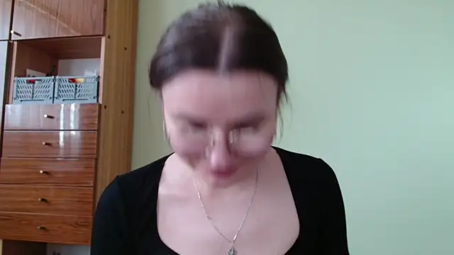 Snapshot of LooveELLYx chatting on May 13, 2026, 1:30 pm LooveELLYx online show from May 13, 2026, 1:30 pm