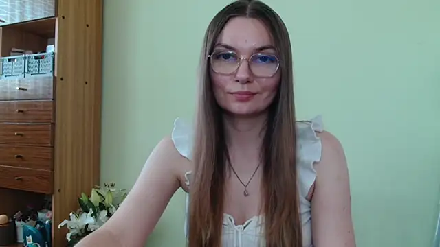 Snapshot of LooveELLYx chatting on June 22, 2026, 1:30 pm LooveELLYx online show from June 22, 2026, 1:30 pm