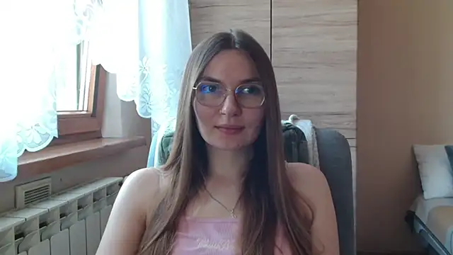 Snapshot of LooveELLYx chatting on July 3, 2026, 6:31 am LooveELLYx online show from July 3, 2026, 6:31 am