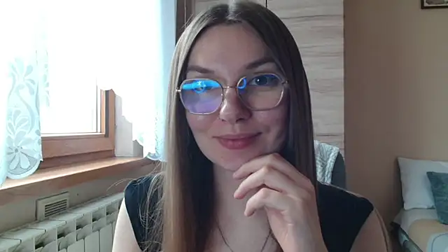 Snapshot of LooveELLYx chatting on July 4, 2026, 6:30 am LooveELLYx online show from July 4, 2026, 6:30 am