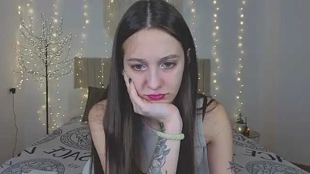 Little cherryy   online show from December 19, 2025, 7:37 am