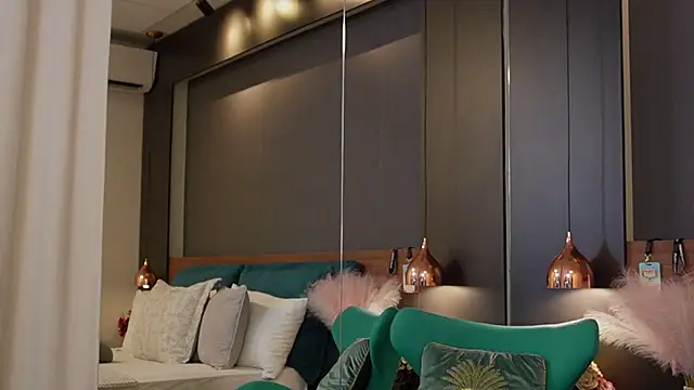 EmilyTrix online show from April 22, 2026, 10:55 pm