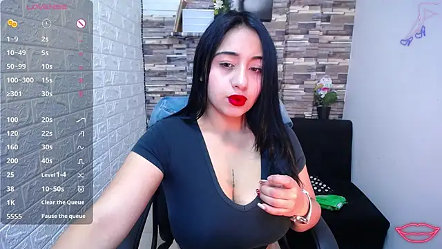 isabelsaenzxx online show from October 5, 2025, 12:58 pm