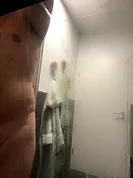 yungdboiy online show from October 8, 2025, 7:44 pm