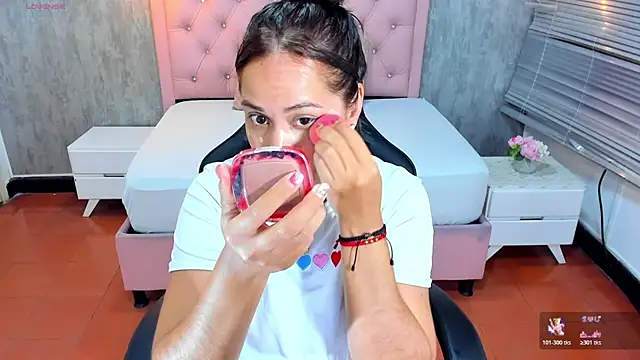 lissa jhonsoon online show from April 22, 2026, 3:20 am