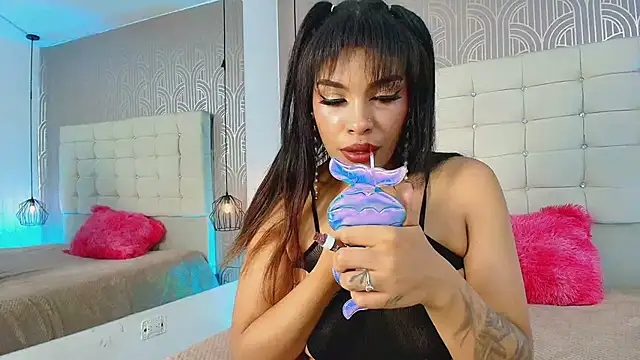 LexieBloom online show from April 19, 2026, 3:39 am