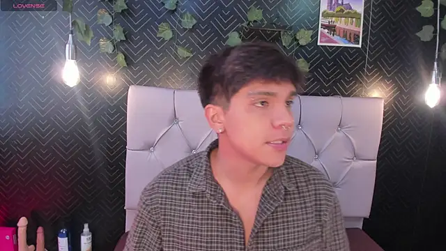 Thiago Kozak online show from April 21, 2026, 1:50 pm