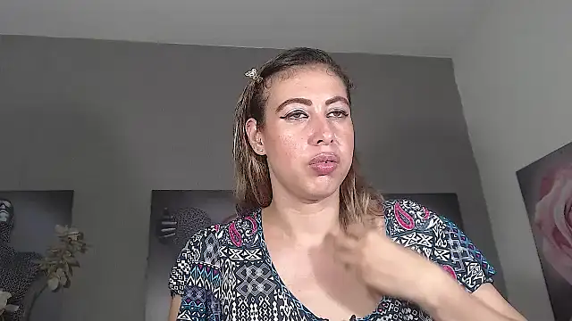 Snapshot of AntonellaBlanc chatting on May 22, 2026, 4:52 am AntonellaBlanc online show from May 22, 2026, 4:52 am