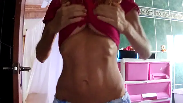 LunaNatural online show from October 15, 2025, 8:53 pm