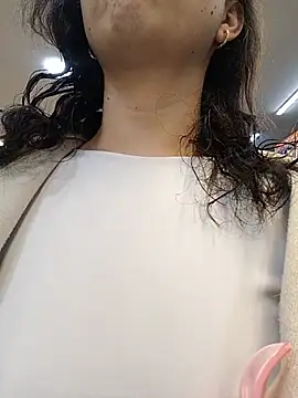 Snapshot of anntonella_watson chatting on May 15, 2026, 11:28 am anntonella watson online show from May 15, 2026, 11:28 am